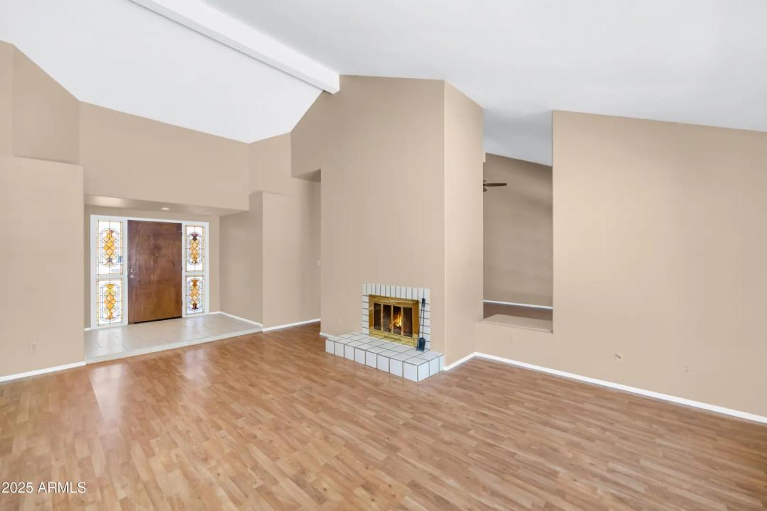 Real Estate Picture 4