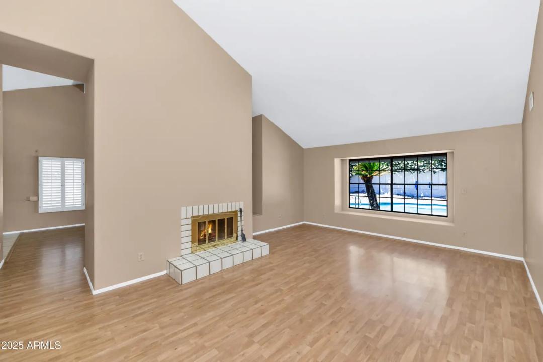 Real Estate Picture 7