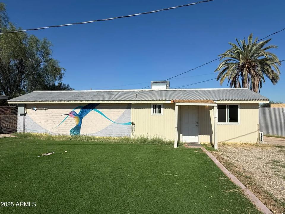 Real Estate Picture 16