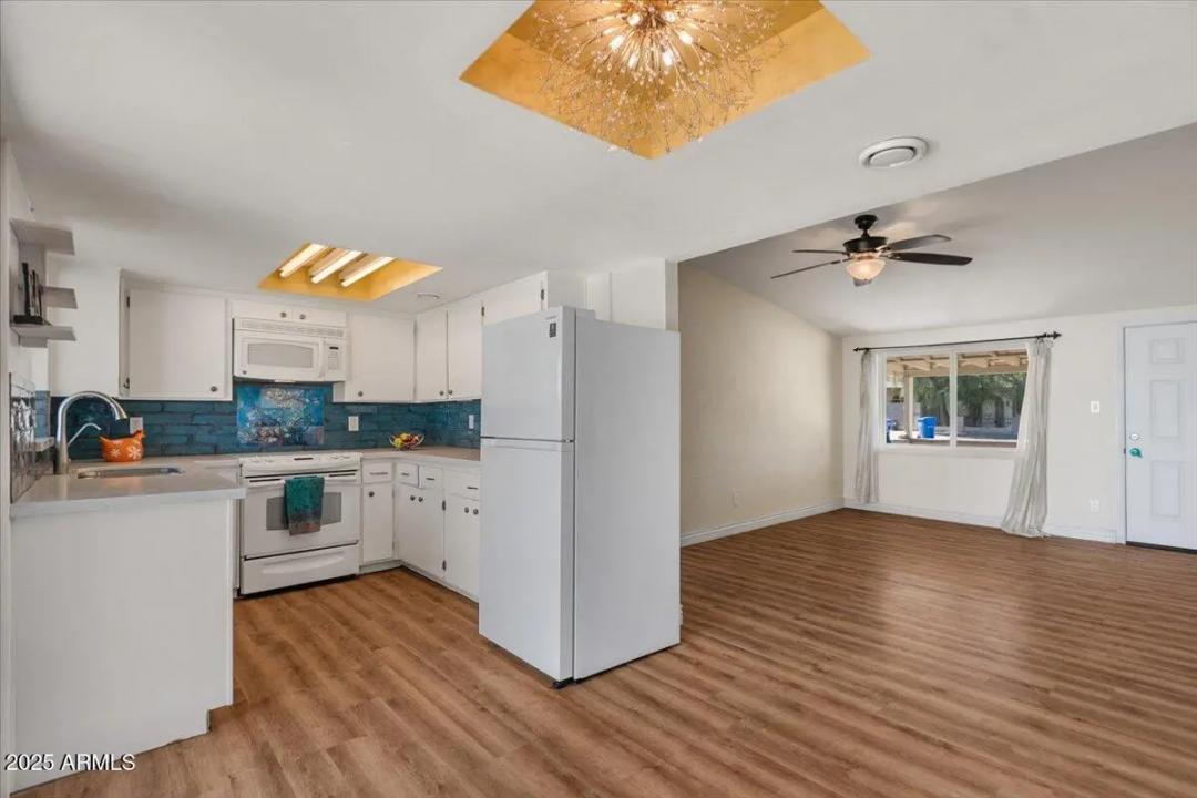 Real Estate Picture 6