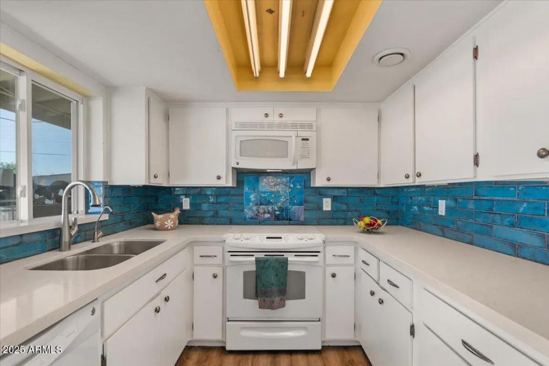 Real Estate Picture 7
