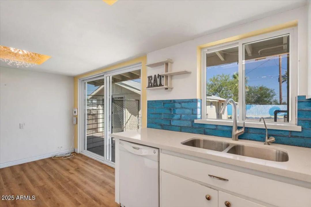 Real Estate Picture 8