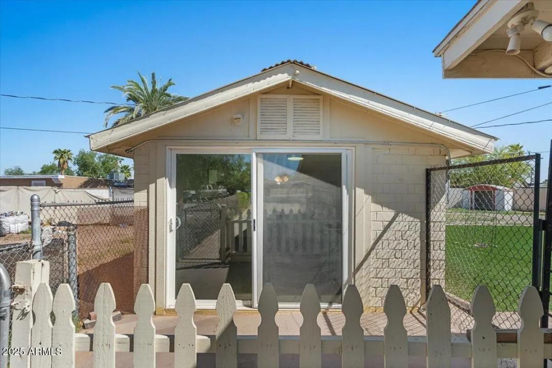 Real Estate Picture 23