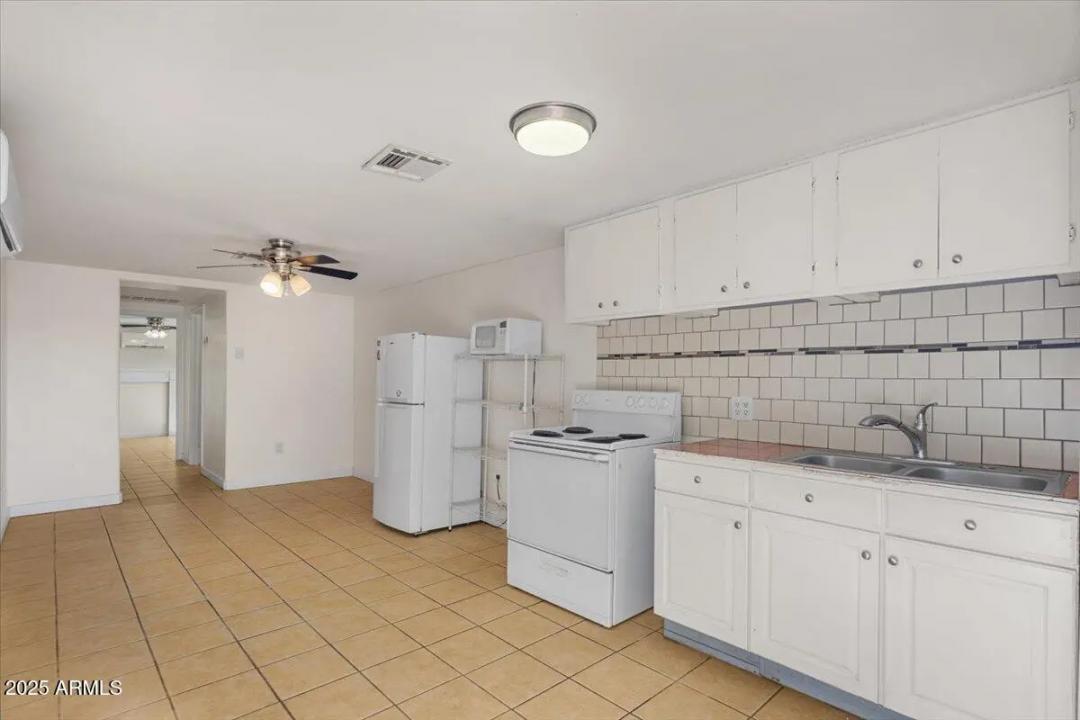 Real Estate Picture 25