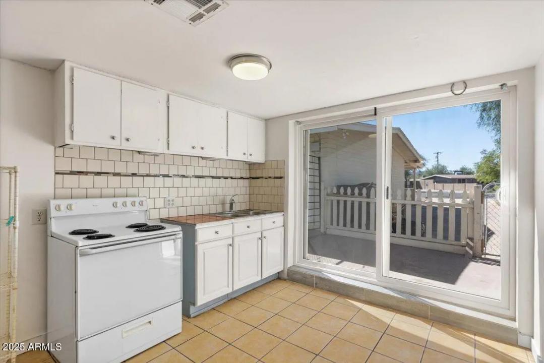 Real Estate Picture 26