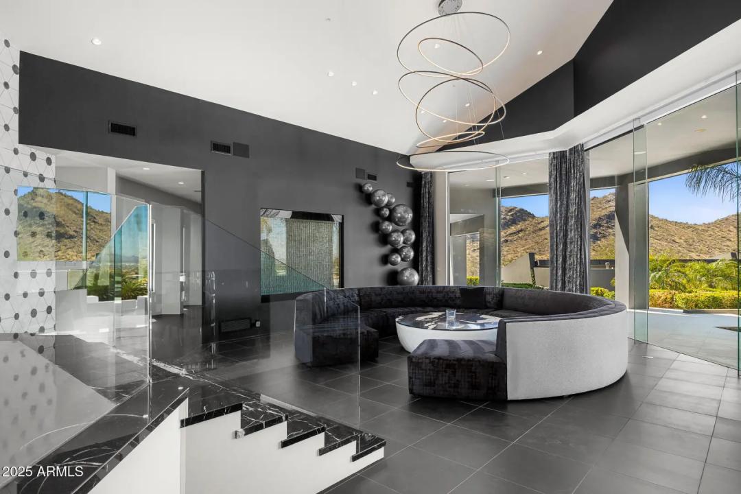 Real Estate Picture 7
