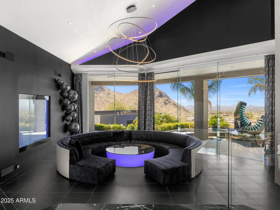 Real Estate Picture 8