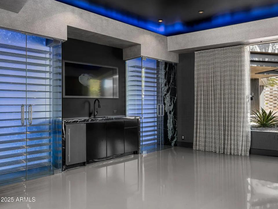Real Estate Picture 14