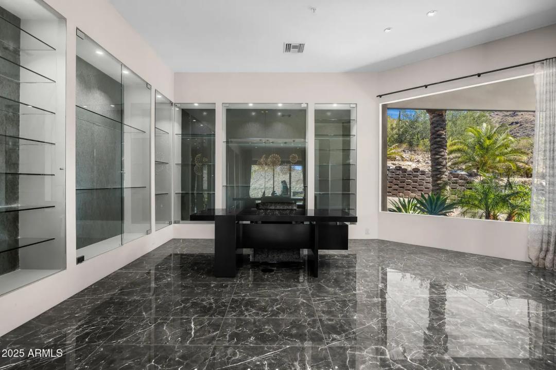 Real Estate Picture 15