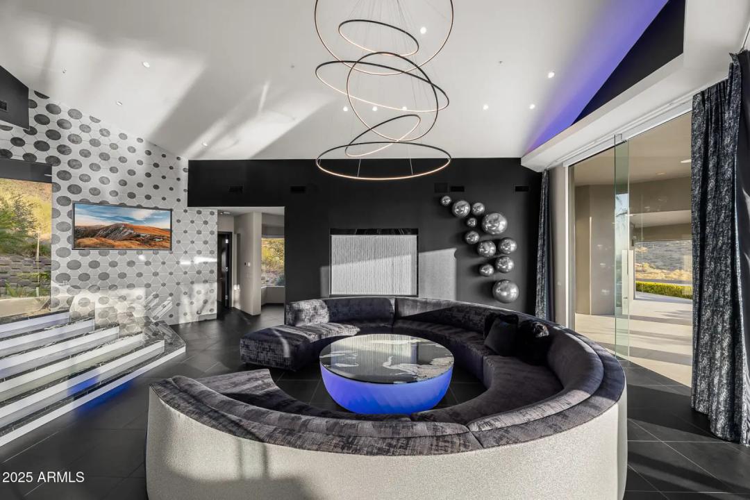 Real Estate Picture 18