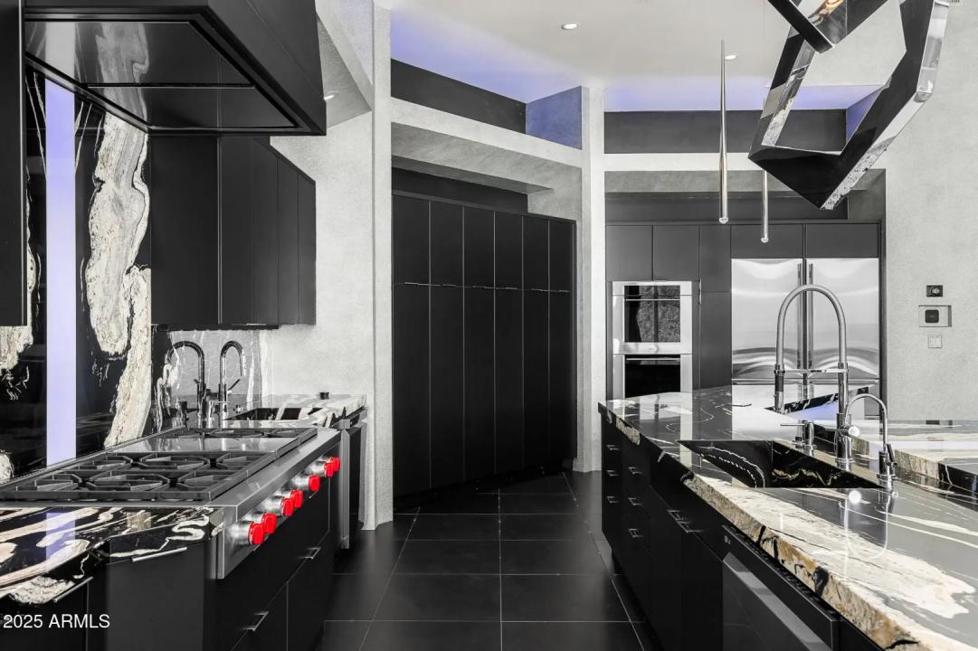 Real Estate Picture 24