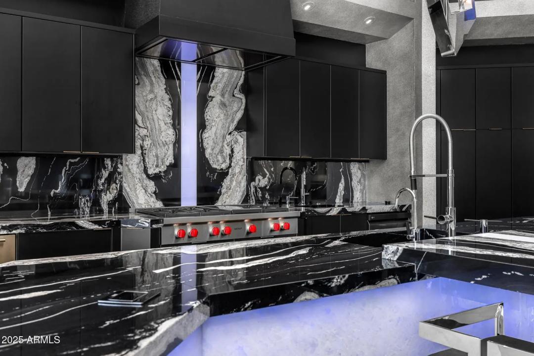 Real Estate Picture 25