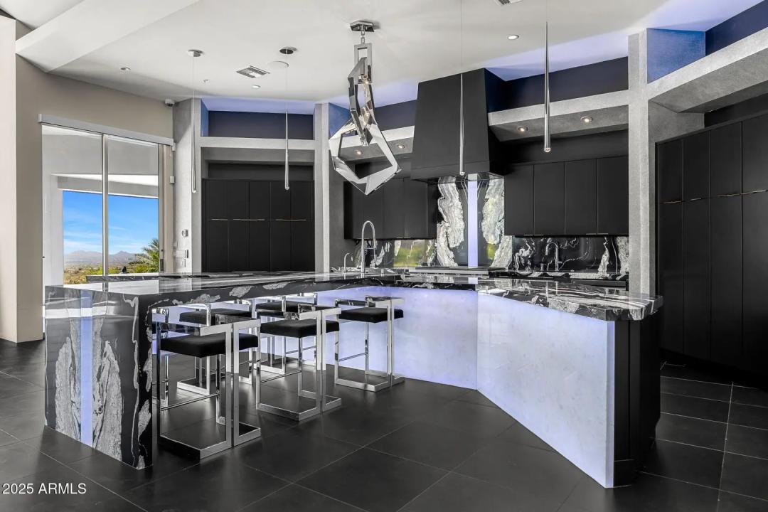 Real Estate Picture 26