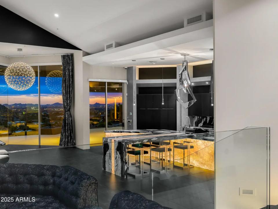 Real Estate Picture 90