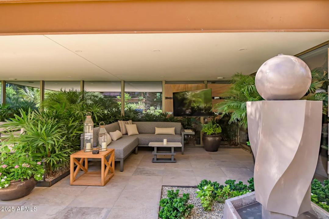 Real Estate Picture 3
