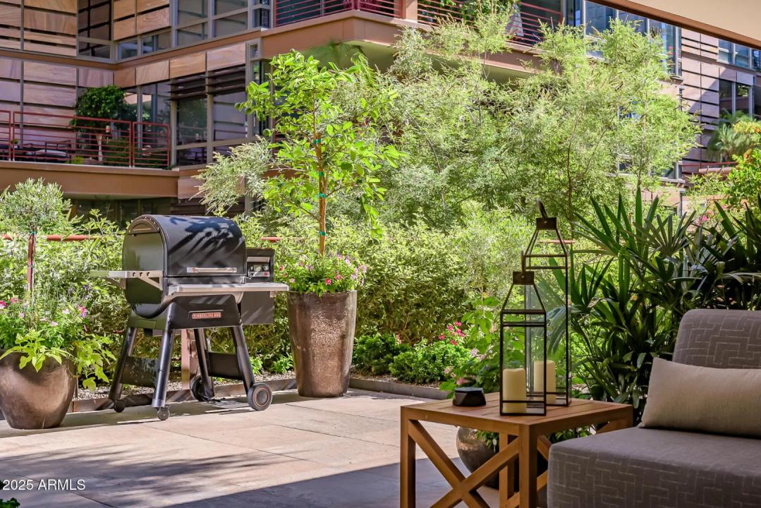 Real Estate Picture 10
