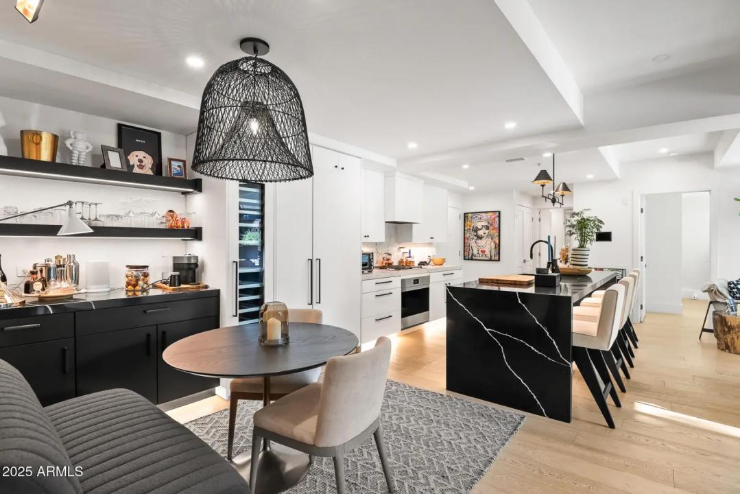 Real Estate Picture 17