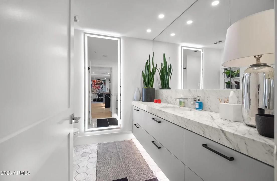 Real Estate Picture 42