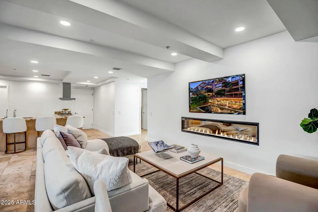 Real Estate Picture 4