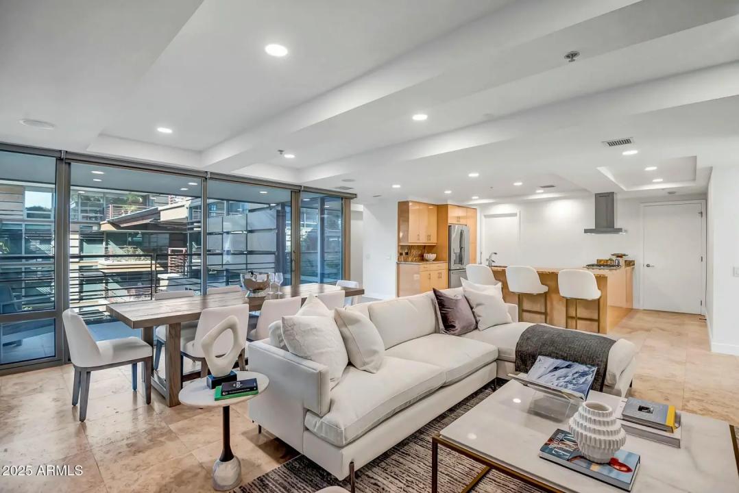 Real Estate Picture 7