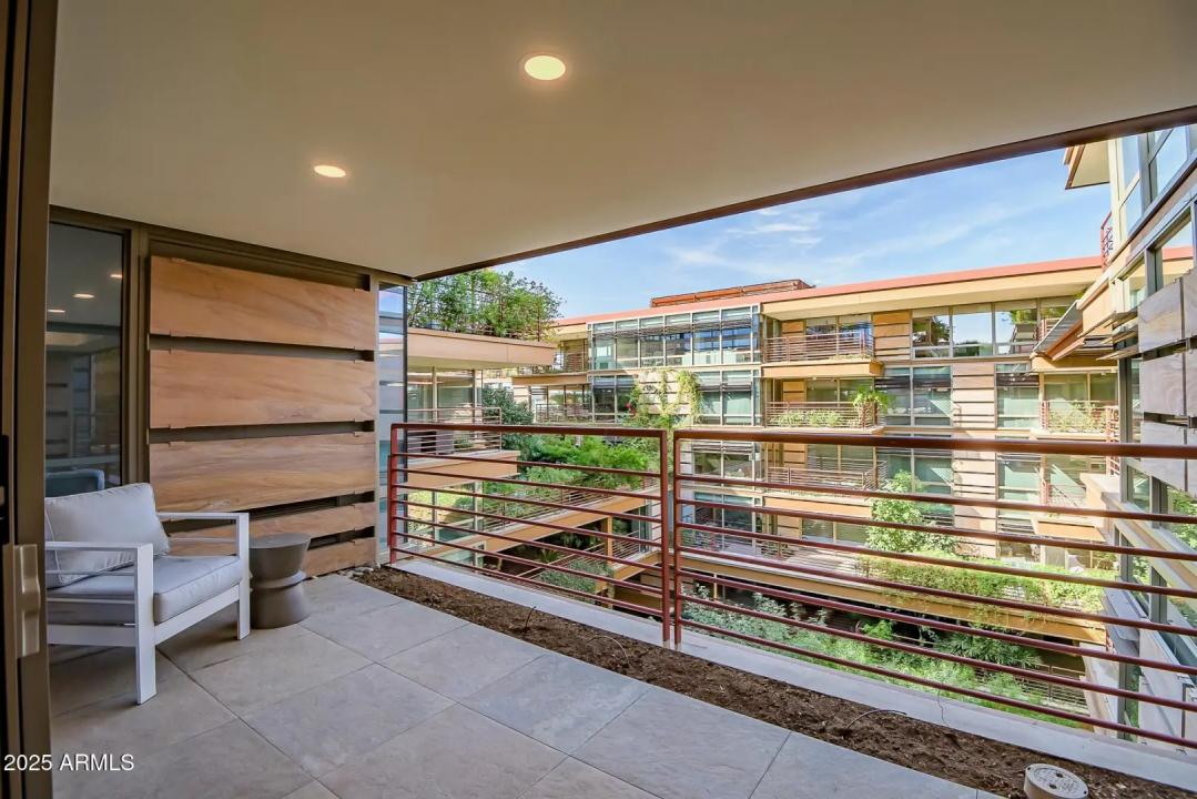 Real Estate Picture 9