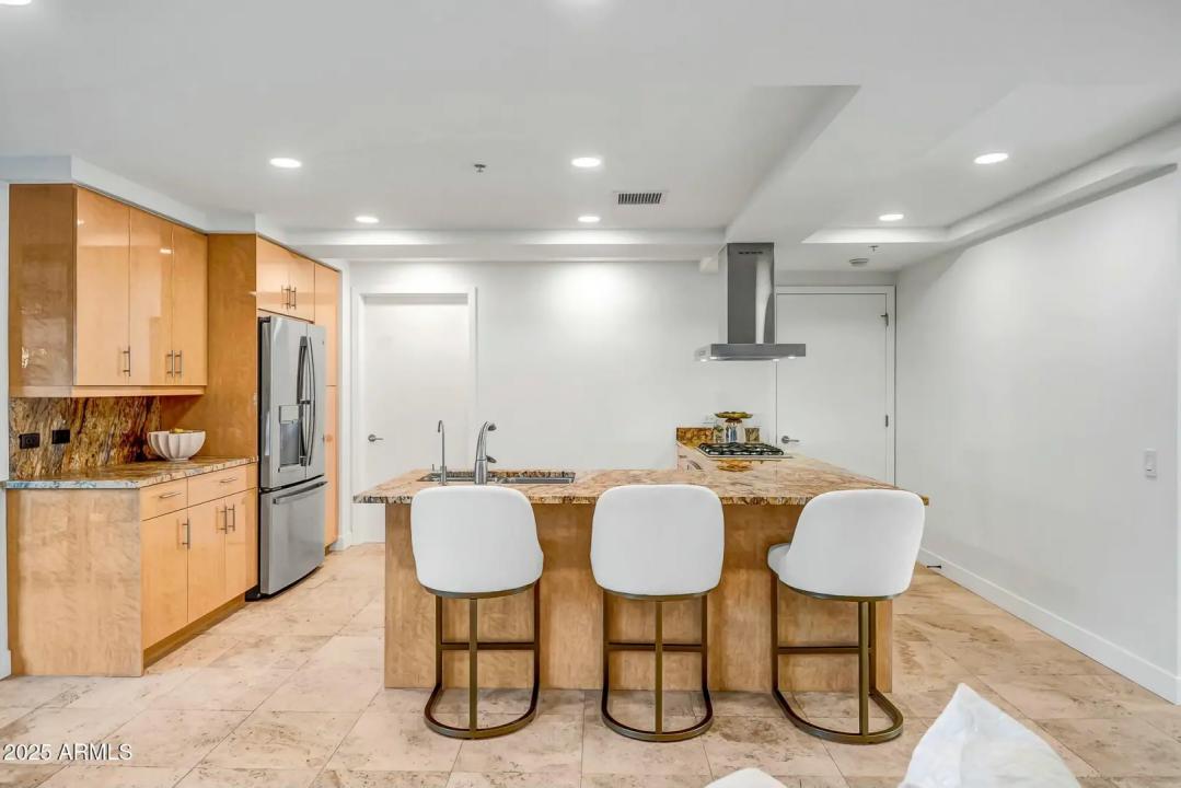 Real Estate Picture 12