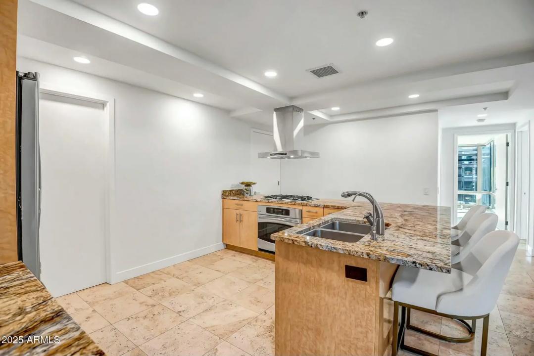 Real Estate Picture 15