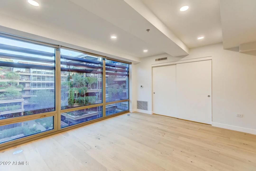 Real Estate Picture 19