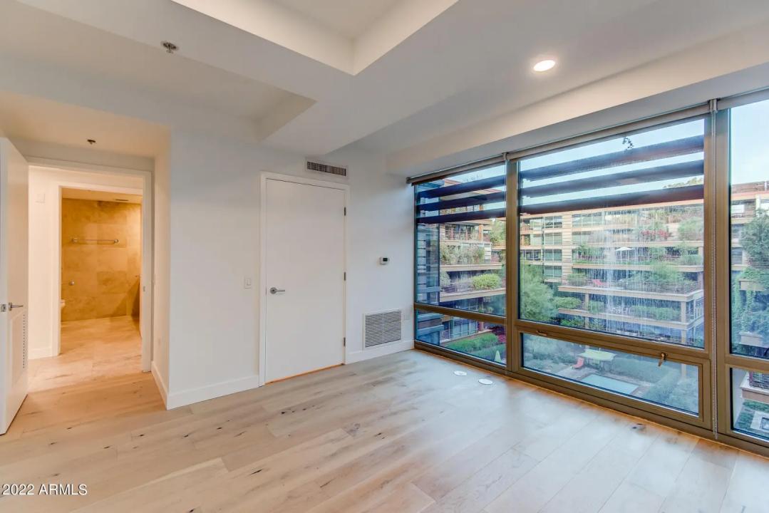 Real Estate Picture 25