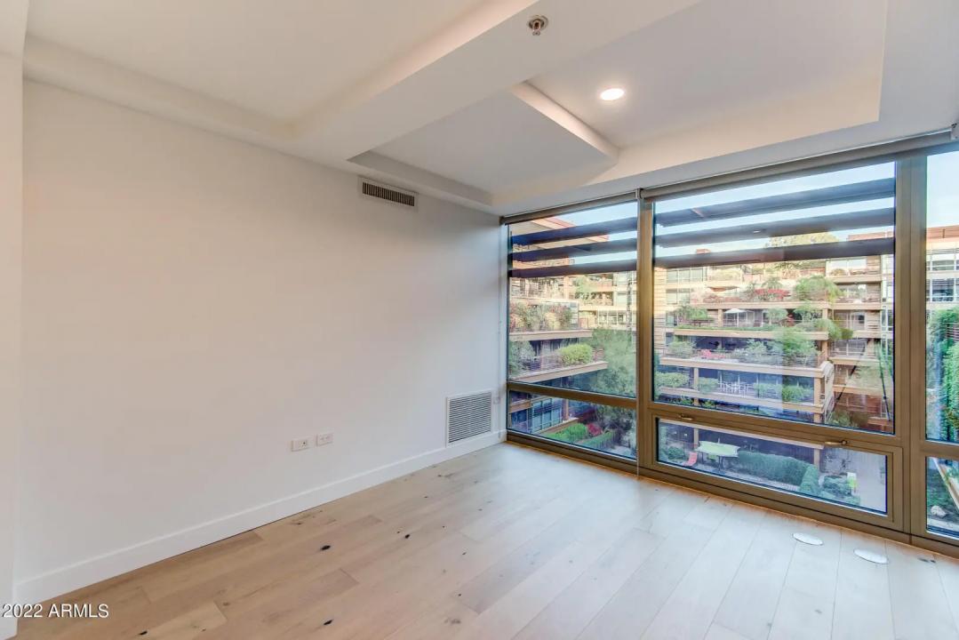 Real Estate Picture 32