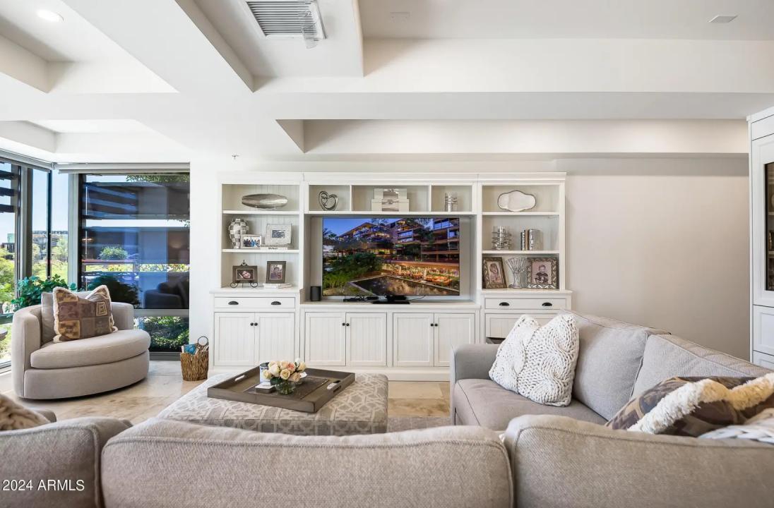 Real Estate Picture 3