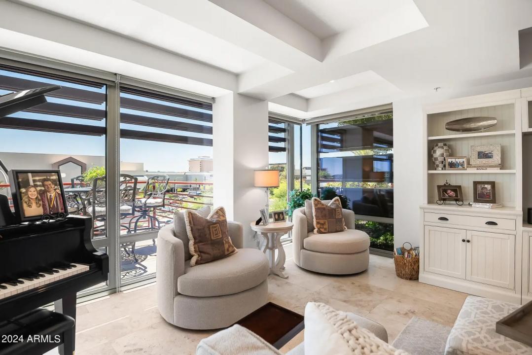 Real Estate Picture 4