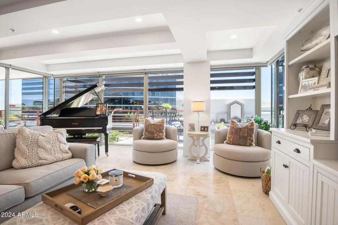 Real Estate Picture 5