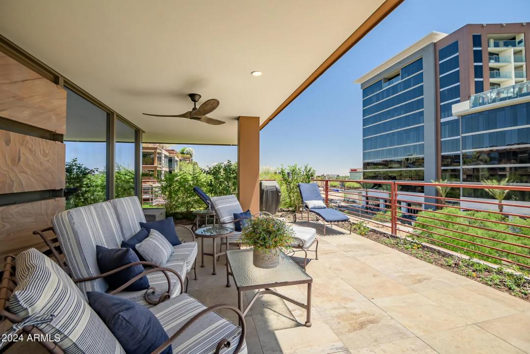 Real Estate Picture 8