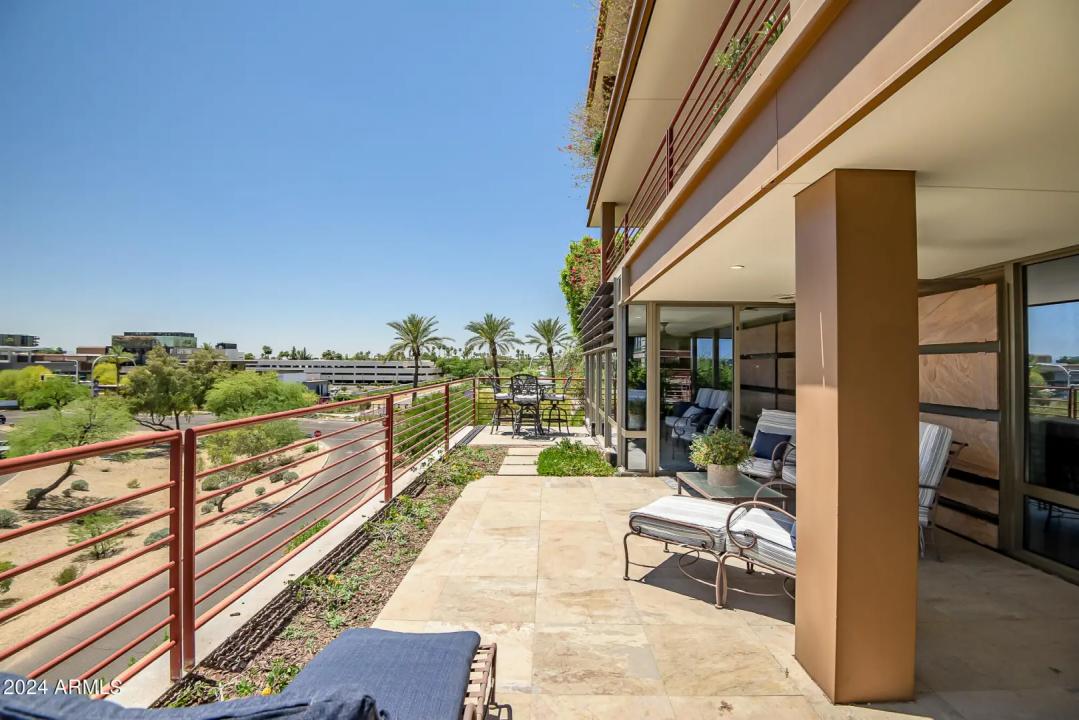 Real Estate Picture 9