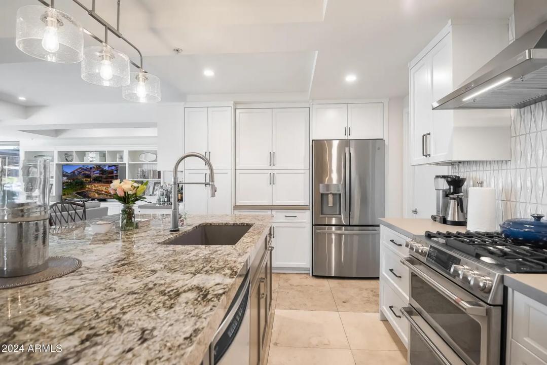 Real Estate Picture 23