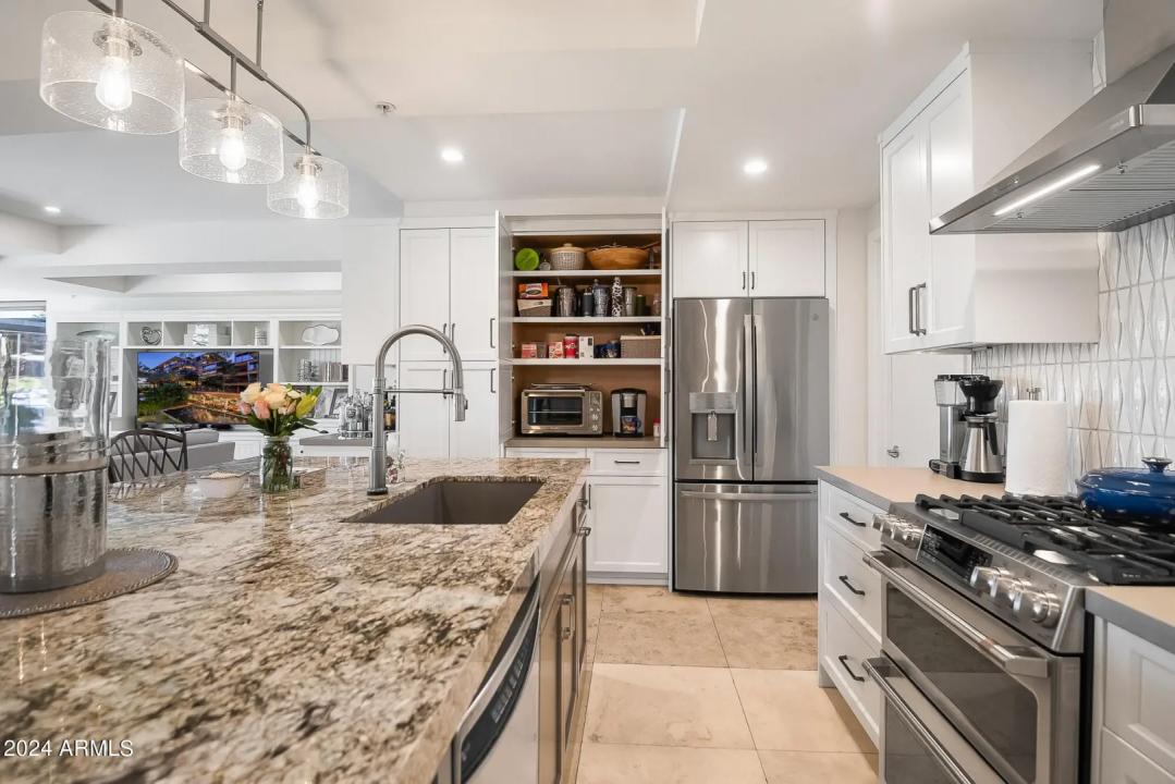 Real Estate Picture 24