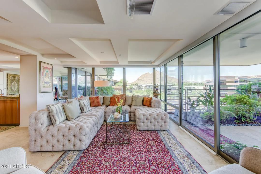 Real Estate Picture 4