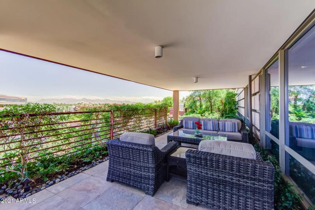 Real Estate Picture 9
