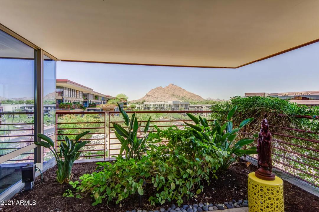 Real Estate Picture 10
