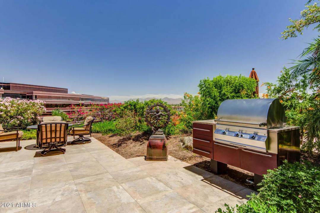 Real Estate Picture 12