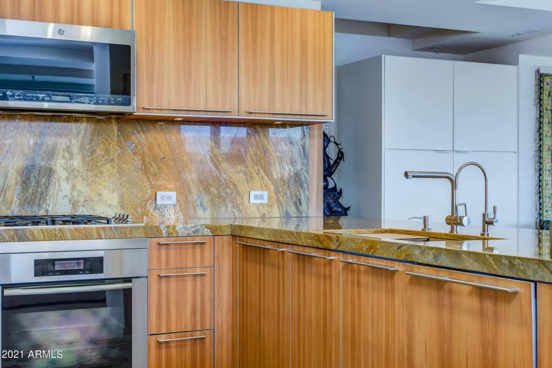 Real Estate Picture 18