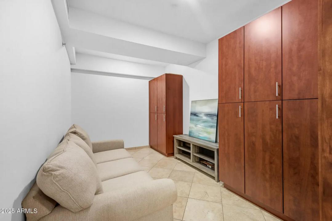 Real Estate Picture 13