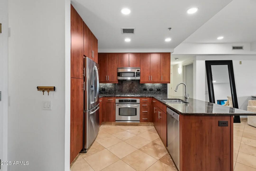Real Estate Picture 8