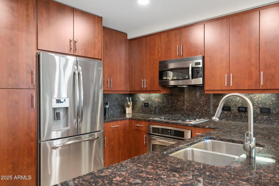 Real Estate Picture 9