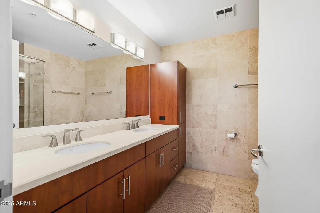 Real Estate Picture 24