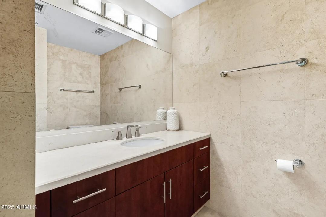 Real Estate Picture 29