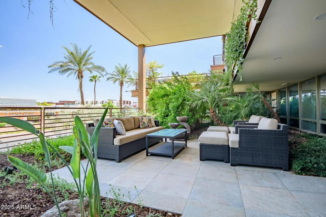 Real Estate Picture 4