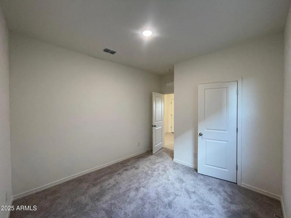 Real Estate Picture 4