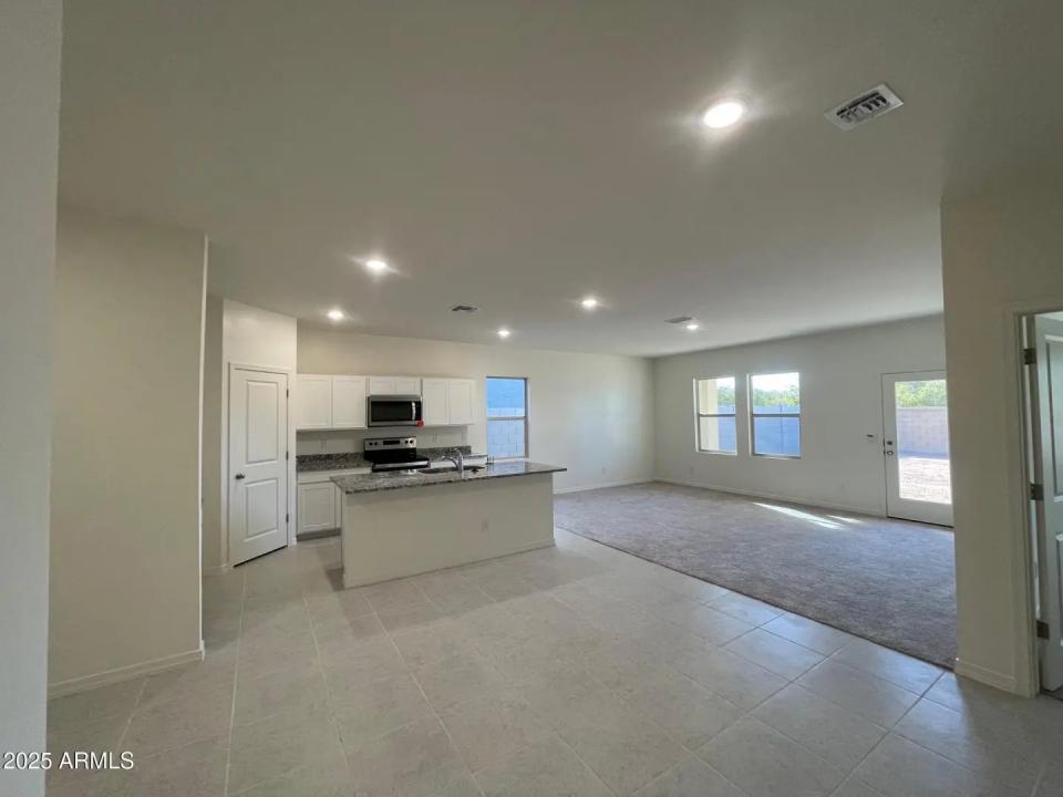 Real Estate Picture 5